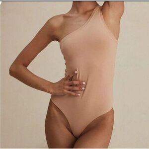 CLYQUE The Label Bodysuit Sivan Beige Nude Thong‎ Size Medium